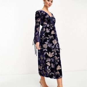 chinese dress ladies Windsor Bethanie Formal Sequin V-Neck Mermaid Dress in Light Blue | Size: S main image 1